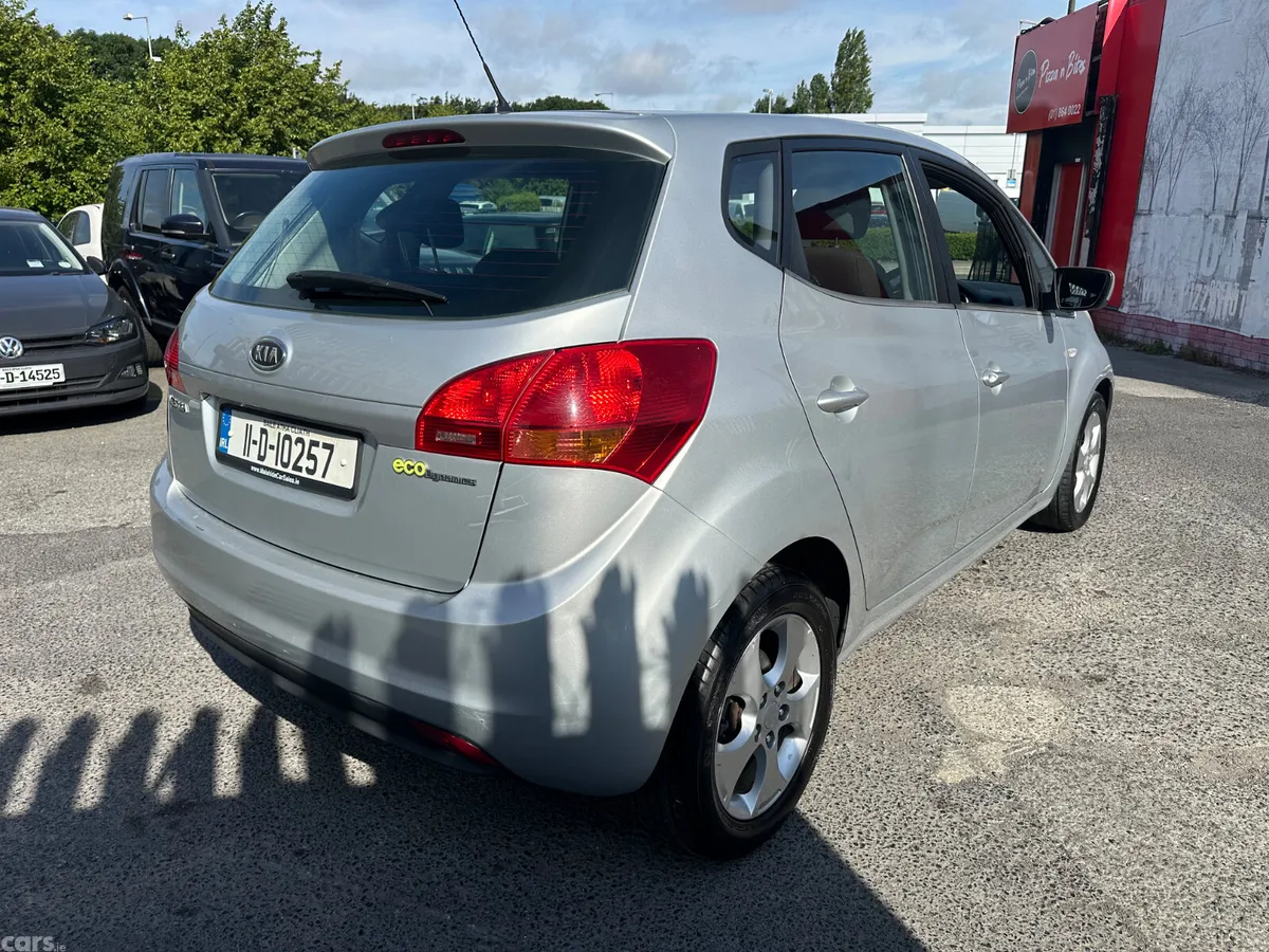 Kia Venga MPV, Diesel, 2011, Silver