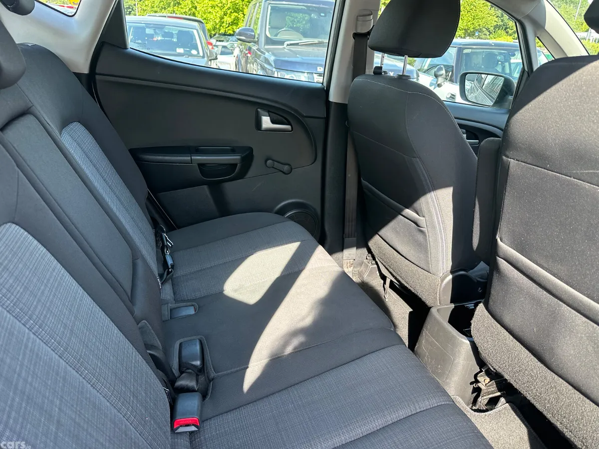 Kia Venga MPV, Diesel, 2011, Silver