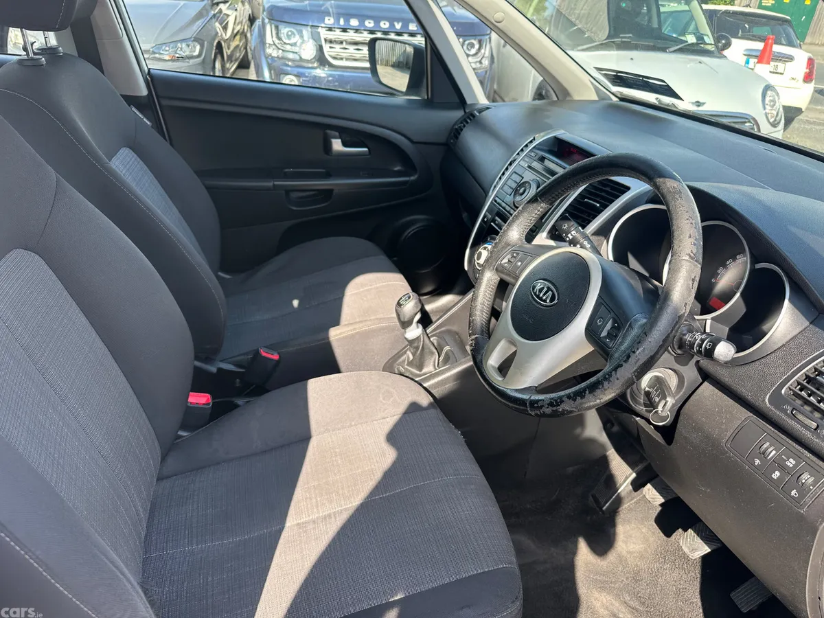 Kia Venga MPV, Diesel, 2011, Silver