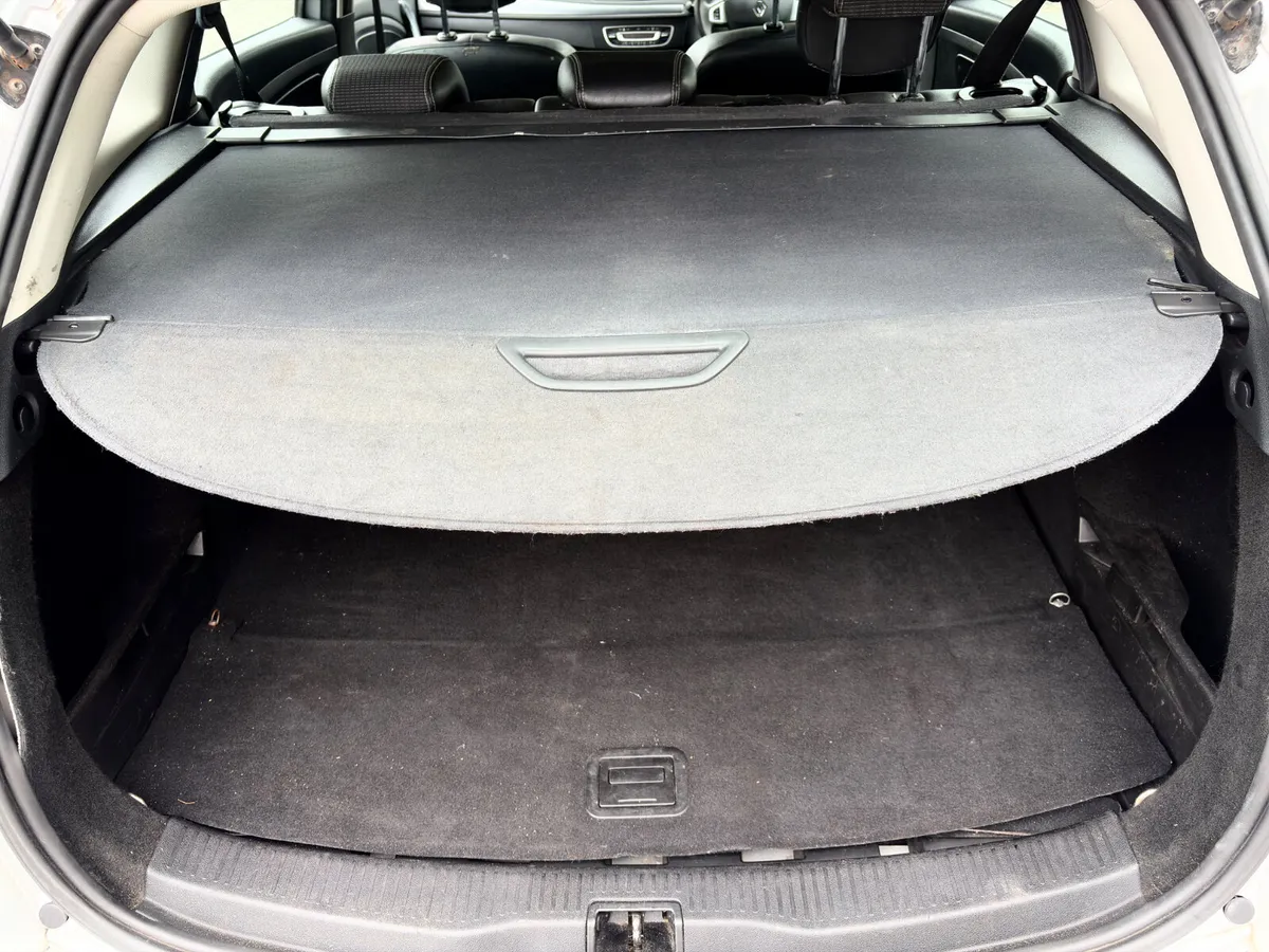 Renault Megane Estate, Diesel, 2011, Silver