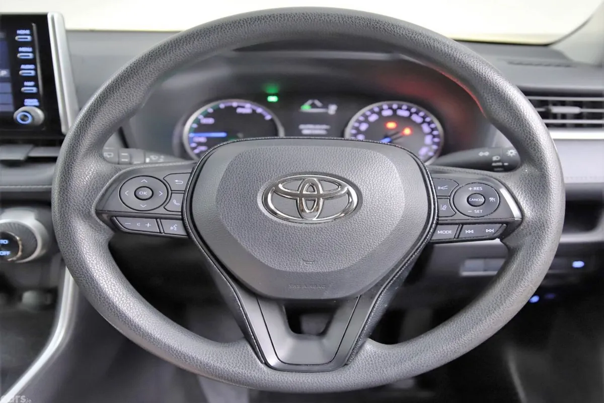 Toyota RAV4 SUV, Petrol Hybrid, 2022, White