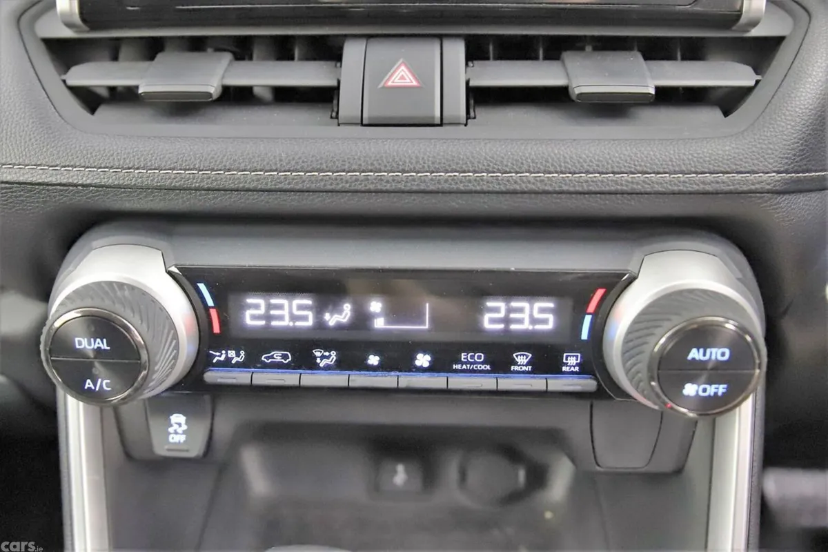 Toyota RAV4 SUV, Petrol Hybrid, 2022, White