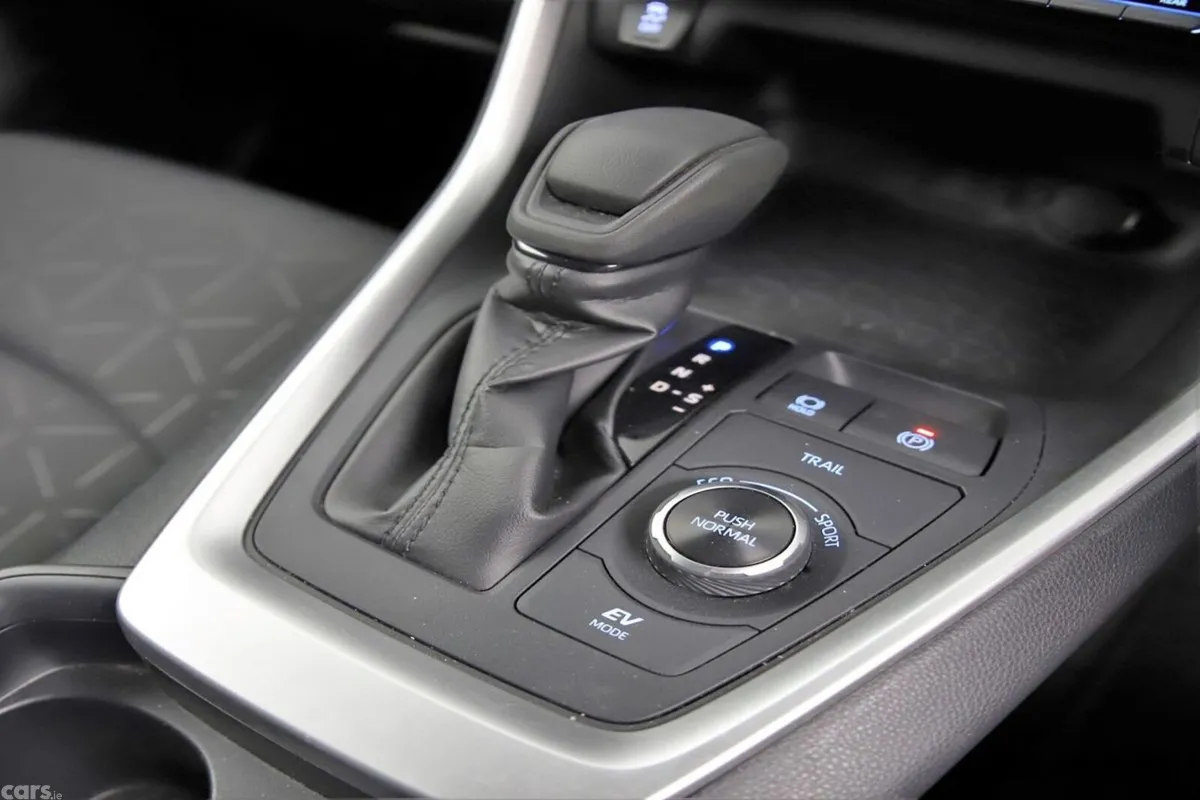 Toyota RAV4 SUV, Petrol Hybrid, 2022, White