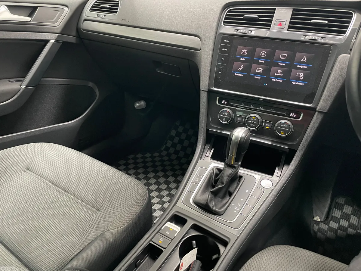 Volkswagen Golf Hatchback, Petrol, 2018, Red