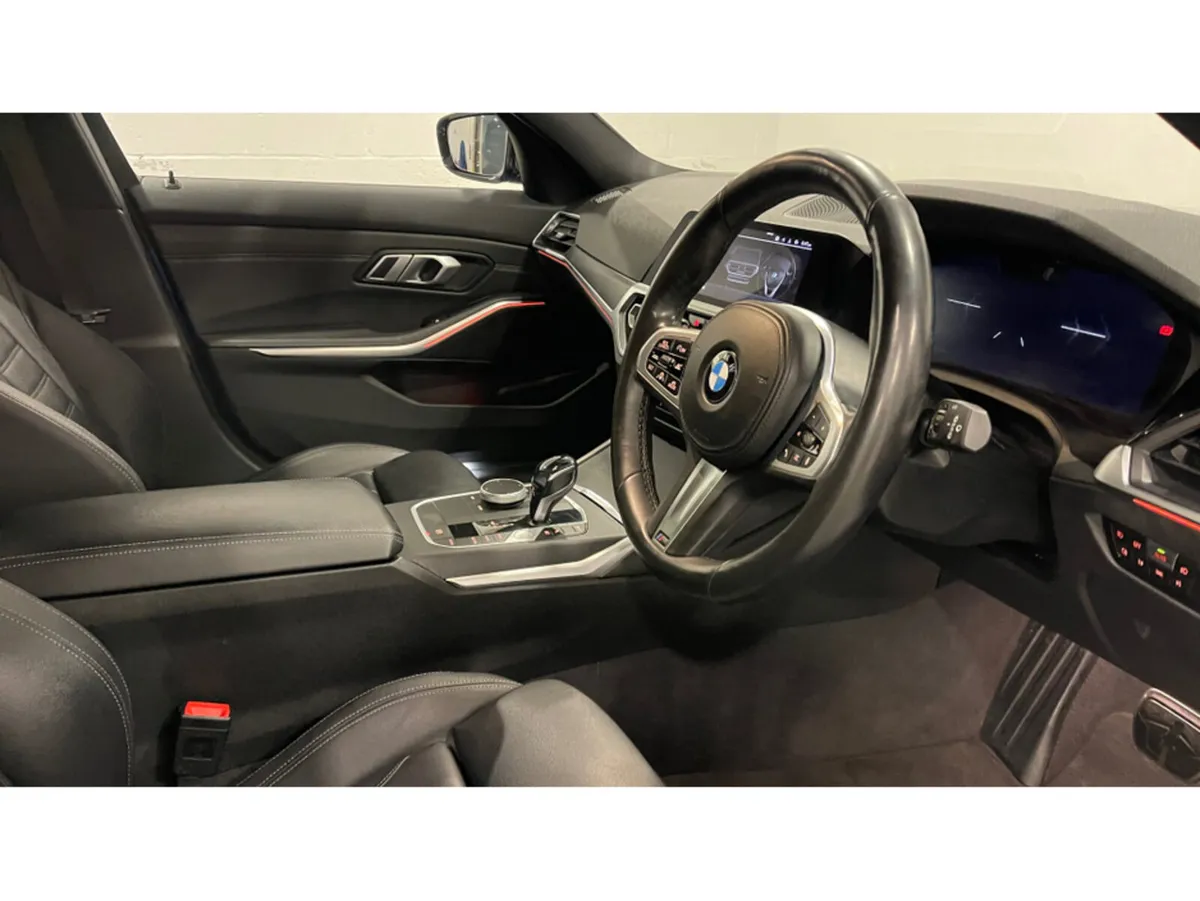 BMW 3-Series Estate, Petrol Plug-in Hybrid, 2021, Blue