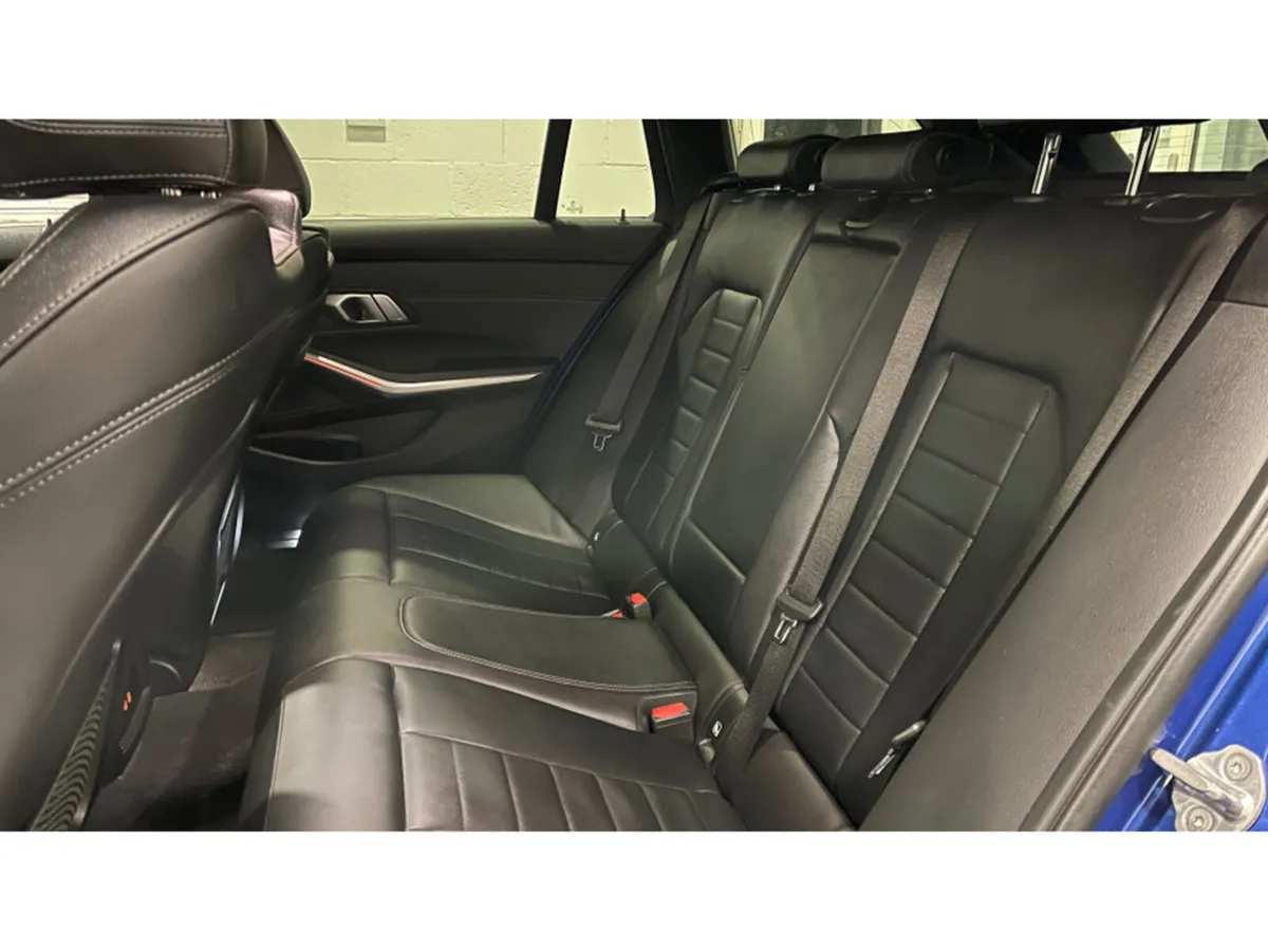 BMW 3-Series Estate, Petrol Plug-in Hybrid, 2021, Blue