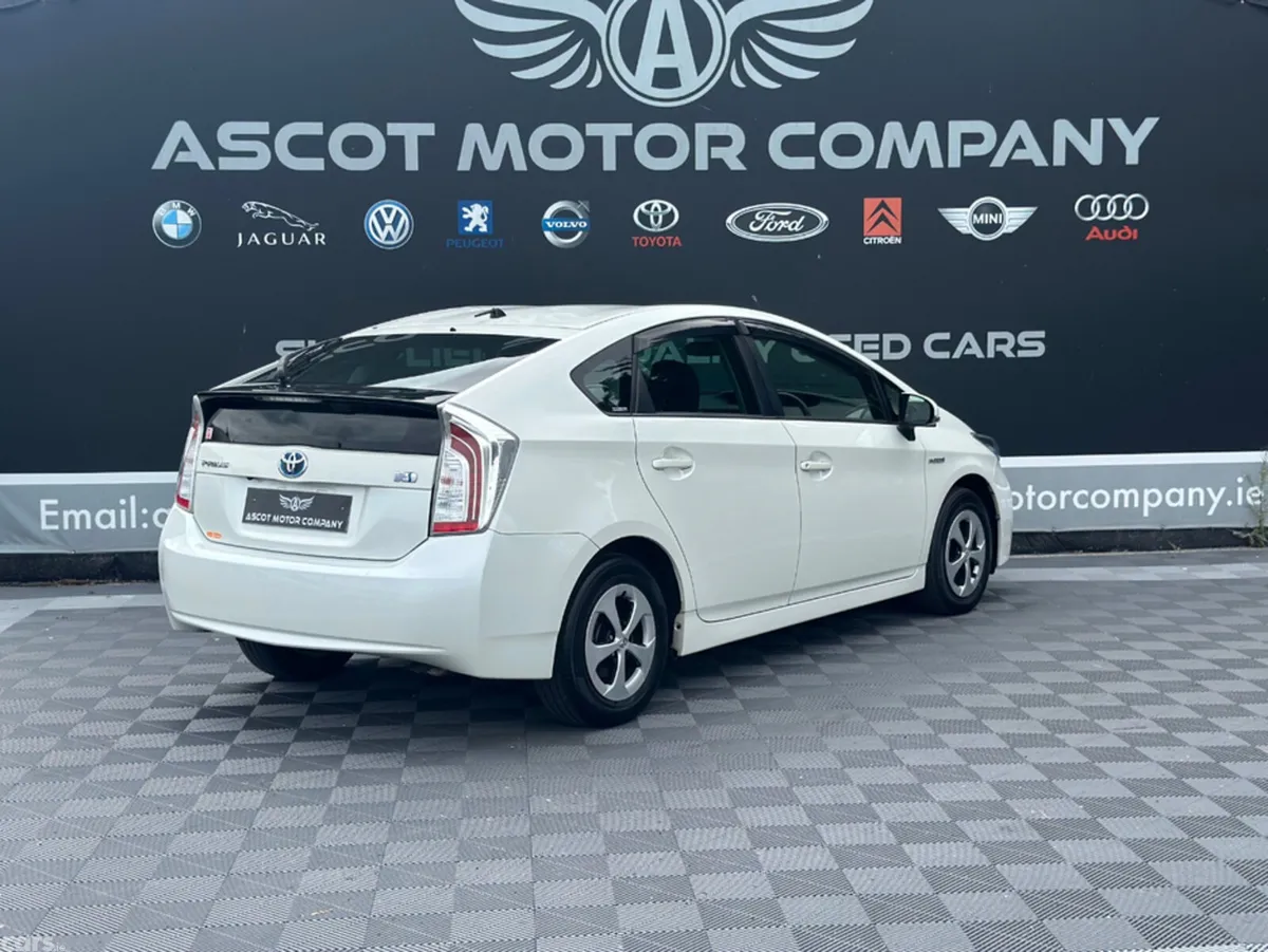 Toyota Prius Hatchback, Petrol Hybrid, 2015, White