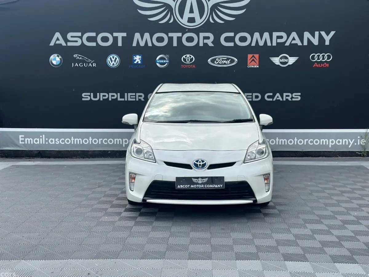 Toyota Prius Hatchback, Petrol Hybrid, 2015, White