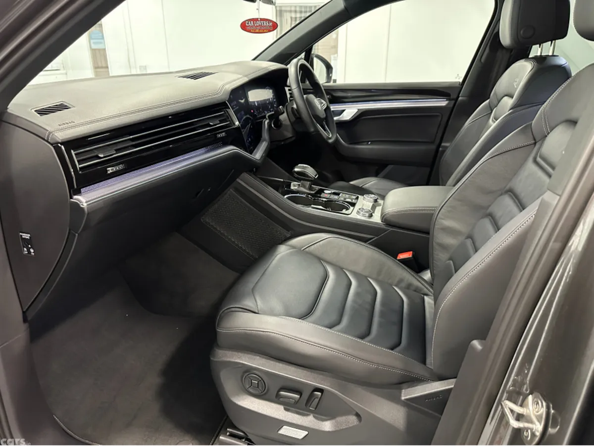 Volkswagen Touareg Estate, Diesel, 2023, Grey