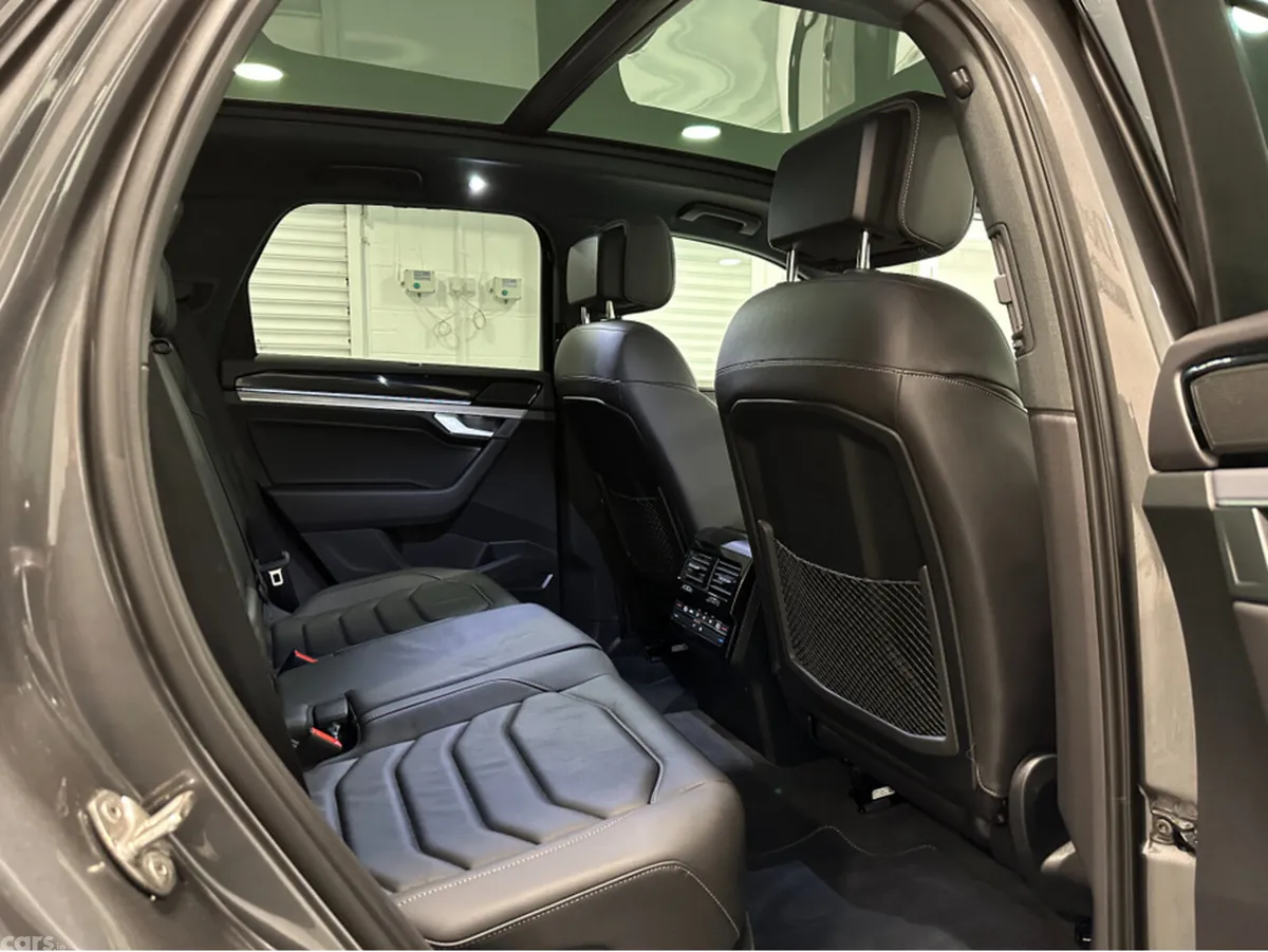 Volkswagen Touareg Estate, Diesel, 2023, Grey