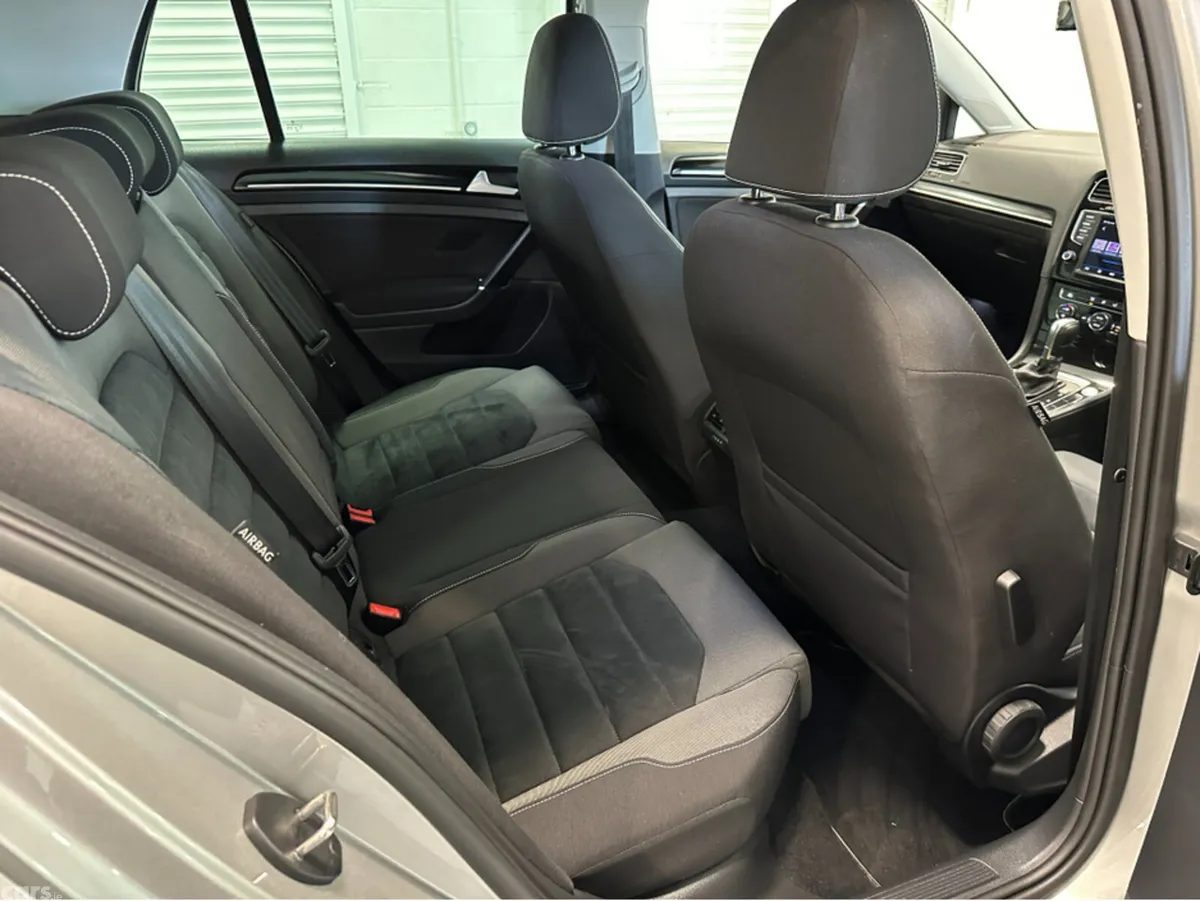 Volkswagen Golf Hatchback, Petrol, 2017, Silver