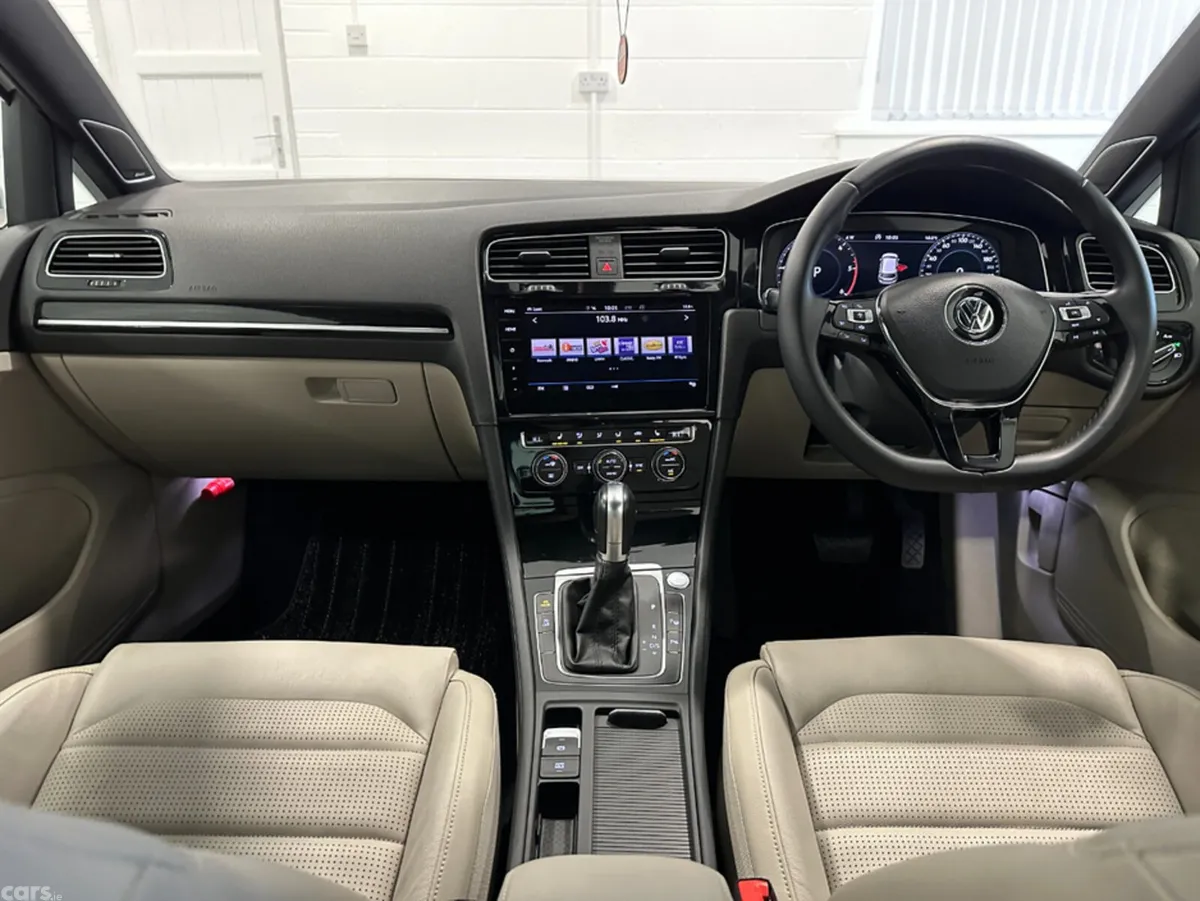 Volkswagen Golf Hatchback, Diesel, 2019, White