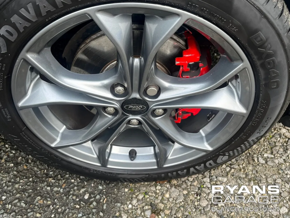 Ford Focus Hatchback, Petrol, 2021, Grey