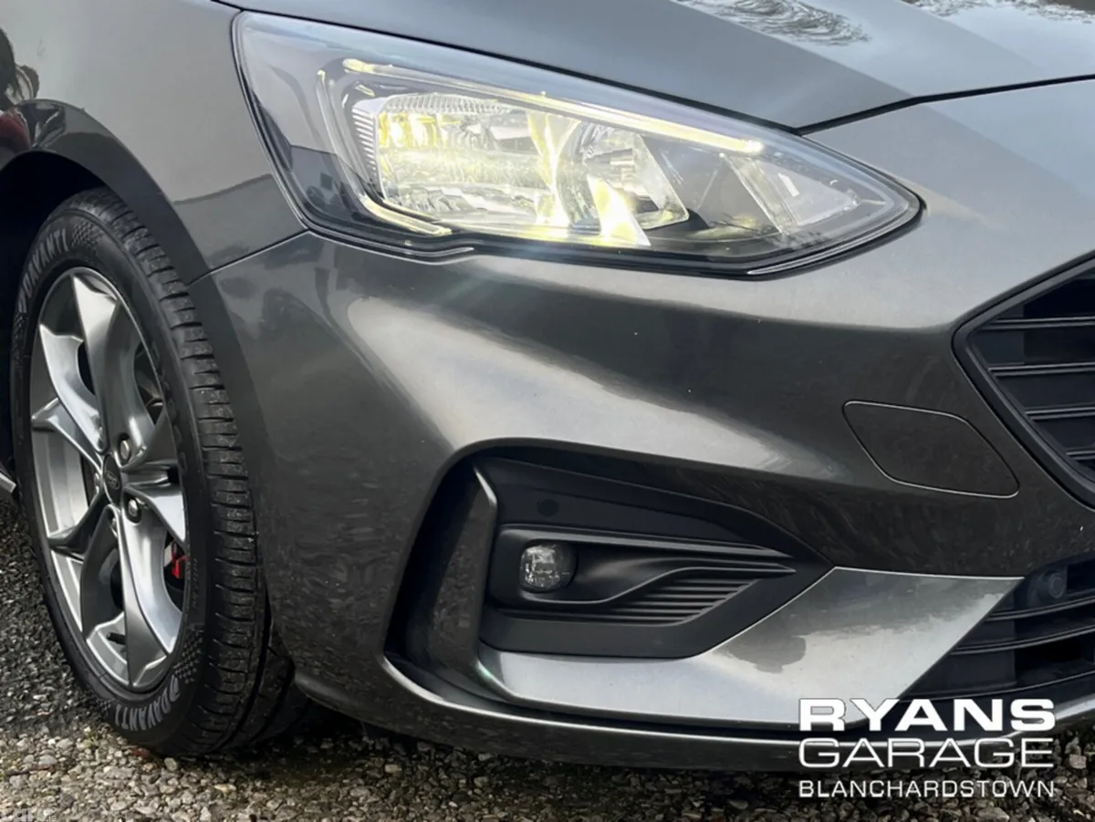 Ford Focus Hatchback, Petrol, 2021, Grey