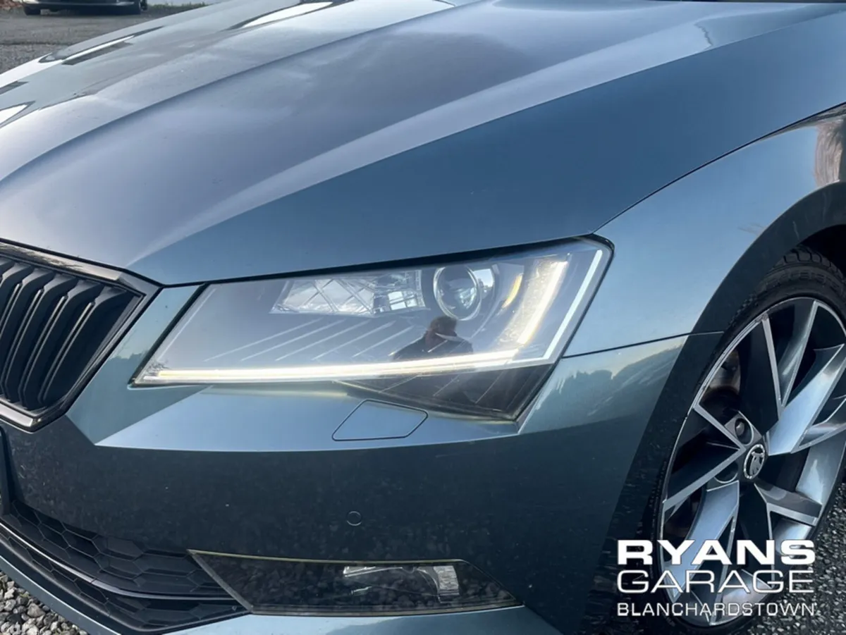 Skoda Superb Hatchback, Diesel, 2019, Grey