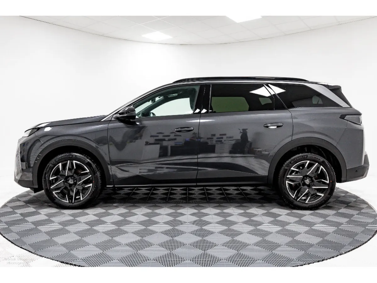 Peugeot 5008 SUV, Petrol Hybrid, 2026, Grey