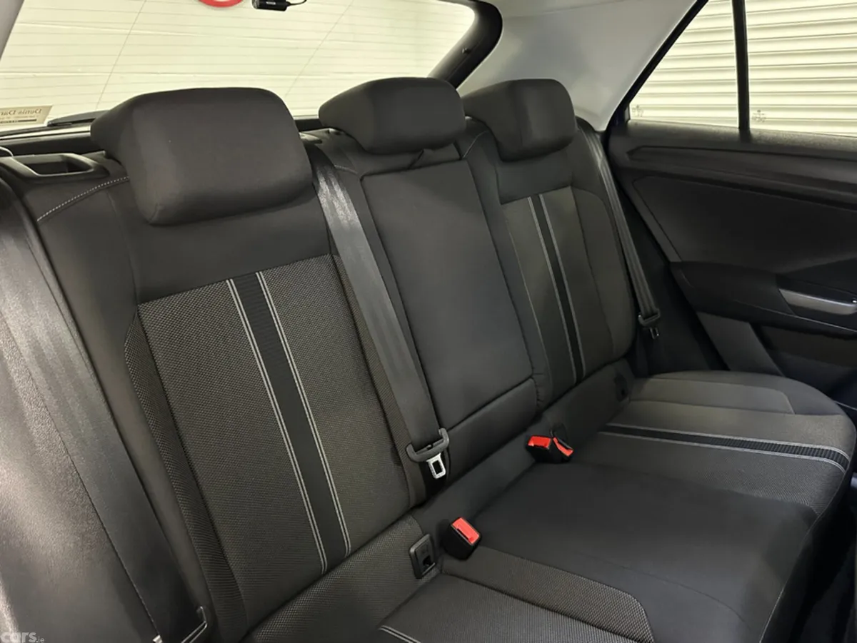 Volkswagen T-Roc SUV, Diesel, 2020, Blue