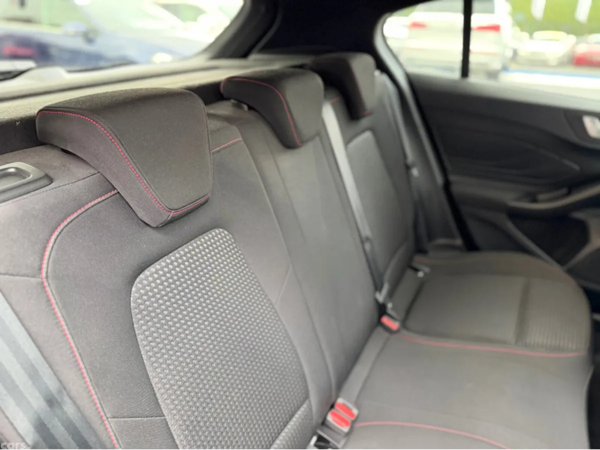 Ford Focus Hatchback, Petrol, 2023, Silver