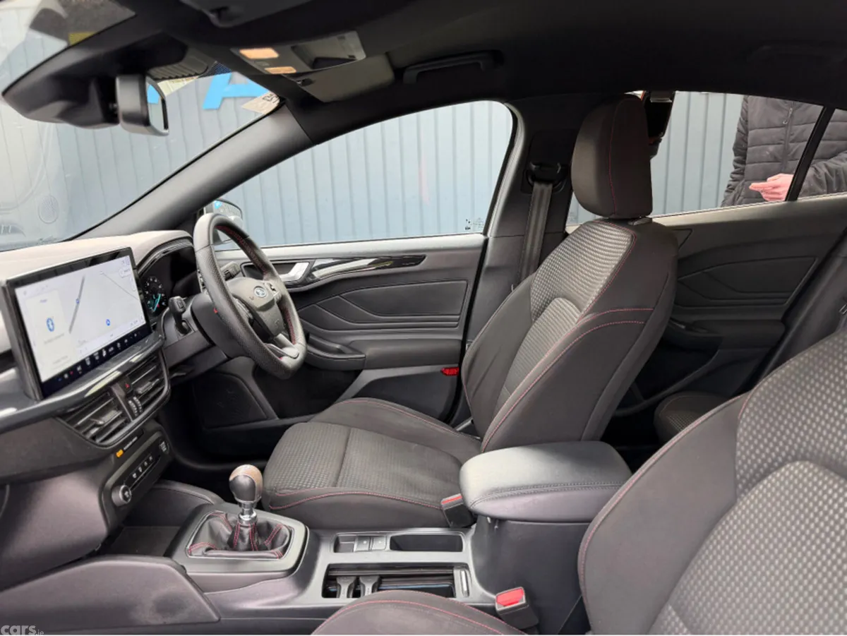 Ford Focus Hatchback, Petrol, 2023, Silver