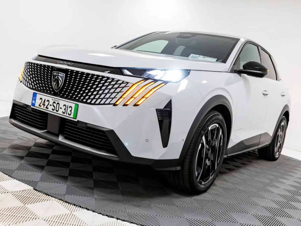 Peugeot 3008 SUV, Electric, 2024, White