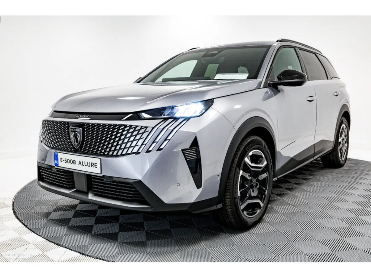 Peugeot 5008 SUV, Electric, 2026, Grey