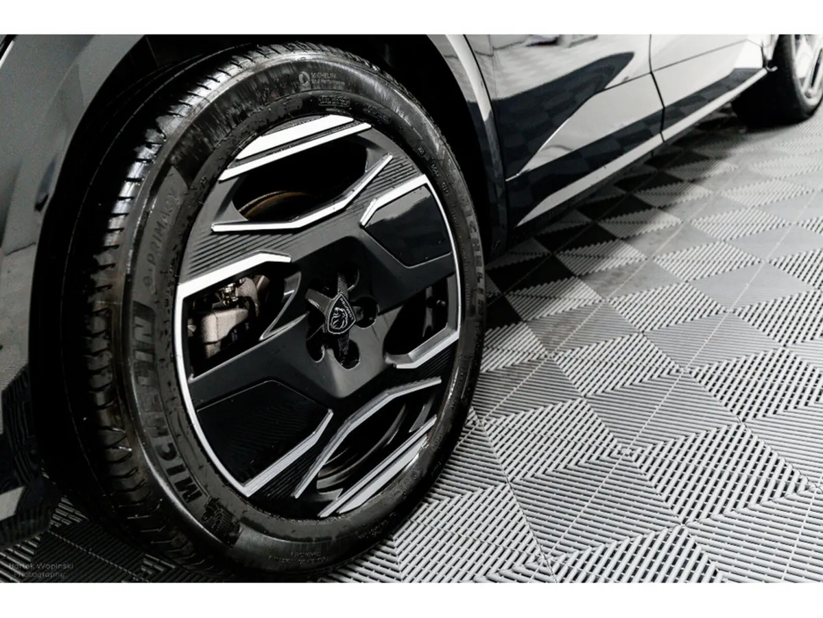 Peugeot 3008 SUV, Electric, 2026, Black