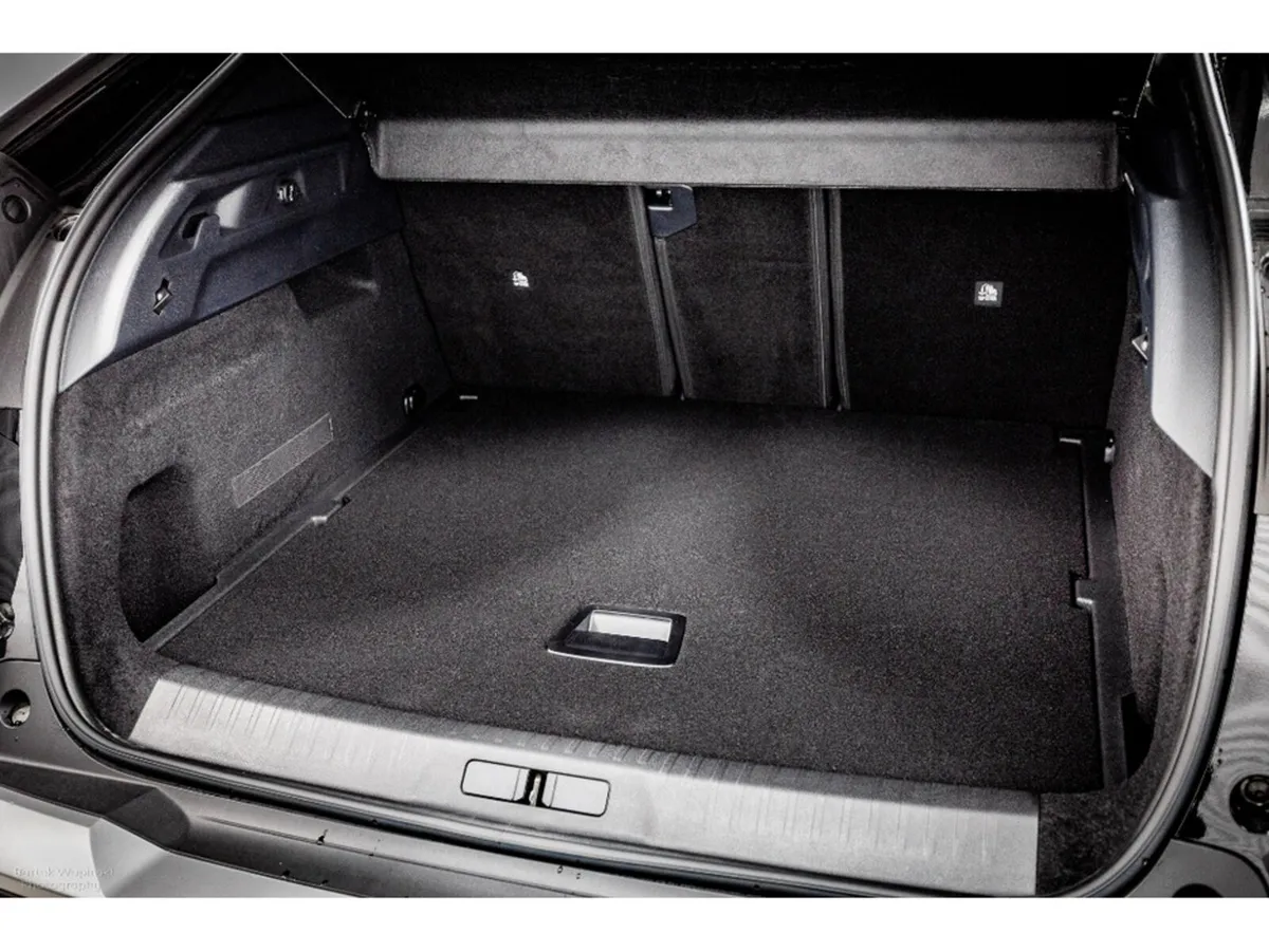 Peugeot 3008 SUV, Electric, 2026, Black