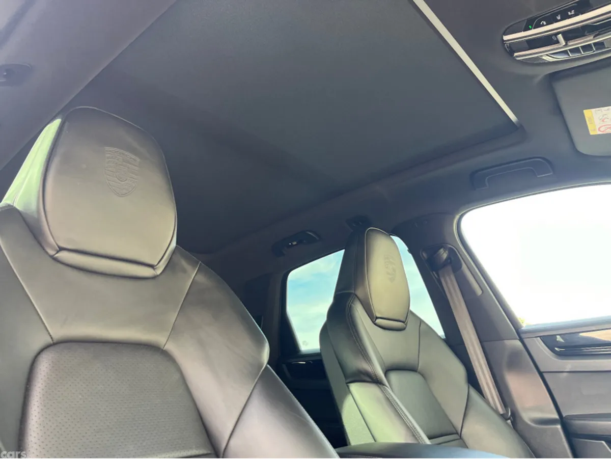 Porsche Cayenne Estate, Petrol Plug-in Hybrid, 2022, Black