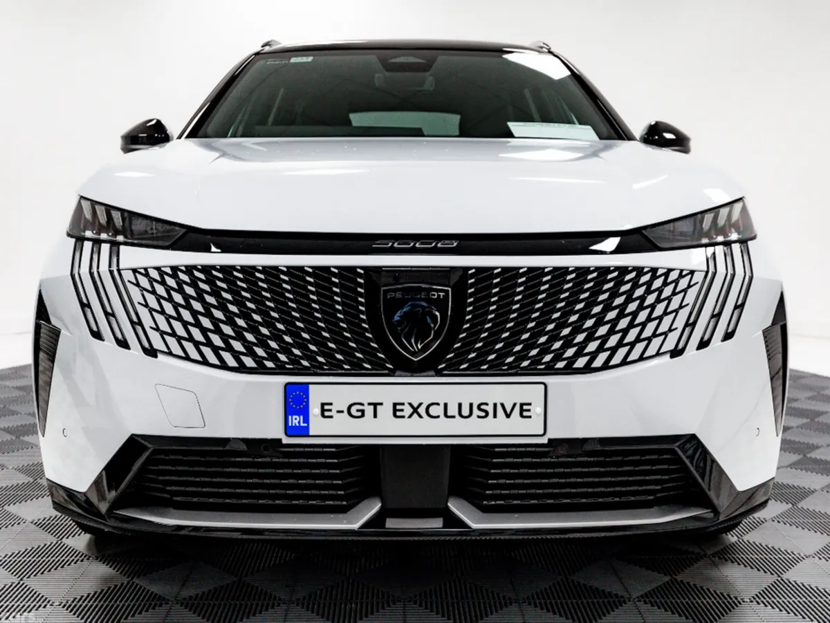 Peugeot 5008 SUV, Electric, 2026, White