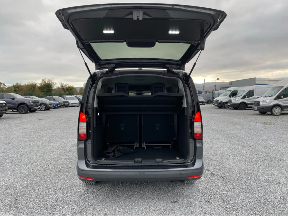 Ford Tourneo Connect MPV, Petrol Plug-in Hybrid, 2026, Grey