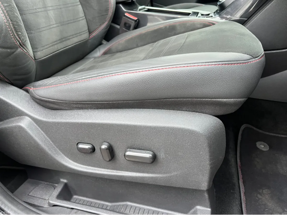 Ford Kuga SUV, Diesel, 2018, Red