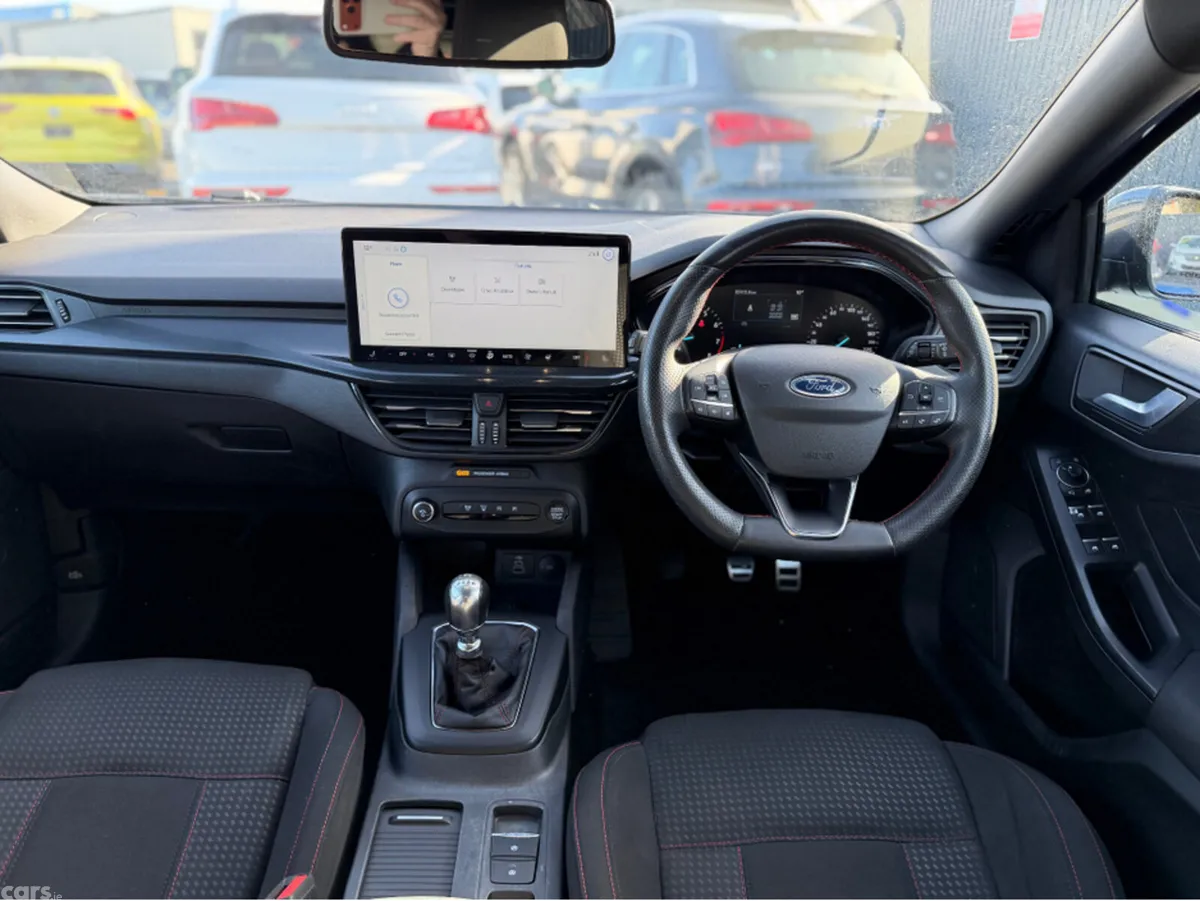 Ford Focus Hatchback, Petrol, 2023, Blue