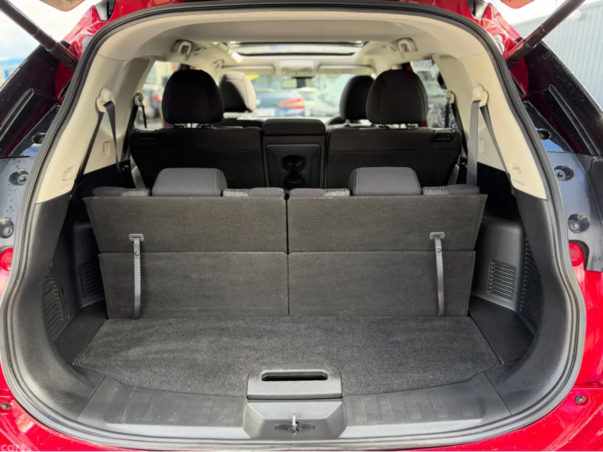 Nissan X-Trail MPV, Diesel, 2020, Red