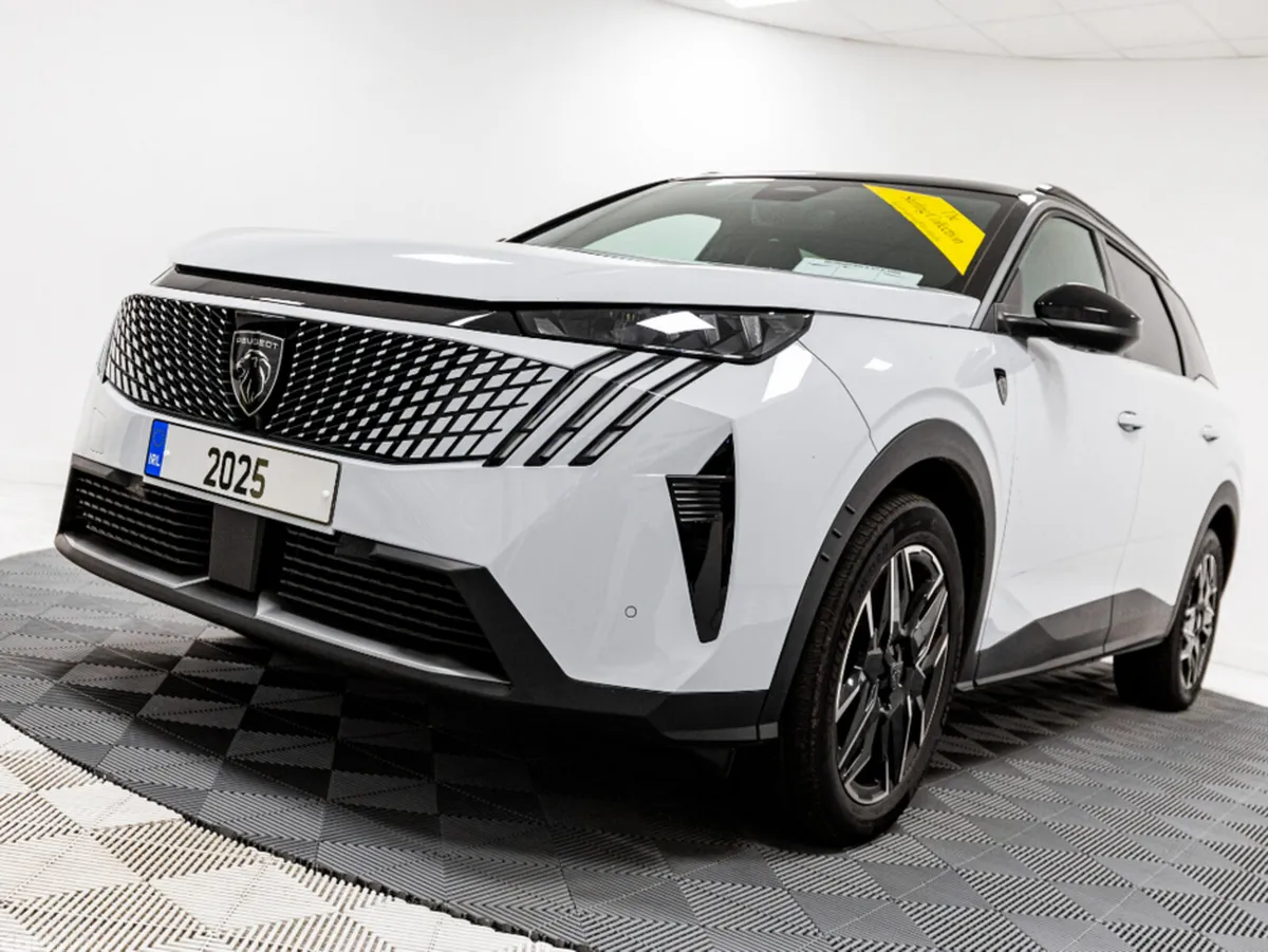 Peugeot 5008 SUV, Petrol Hybrid, 2025, White