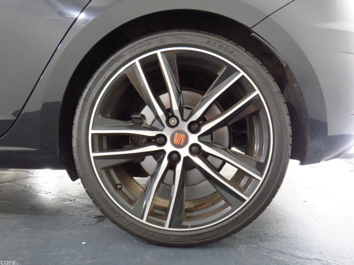 SEAT Leon Hatchback, Petrol, 2020, Black