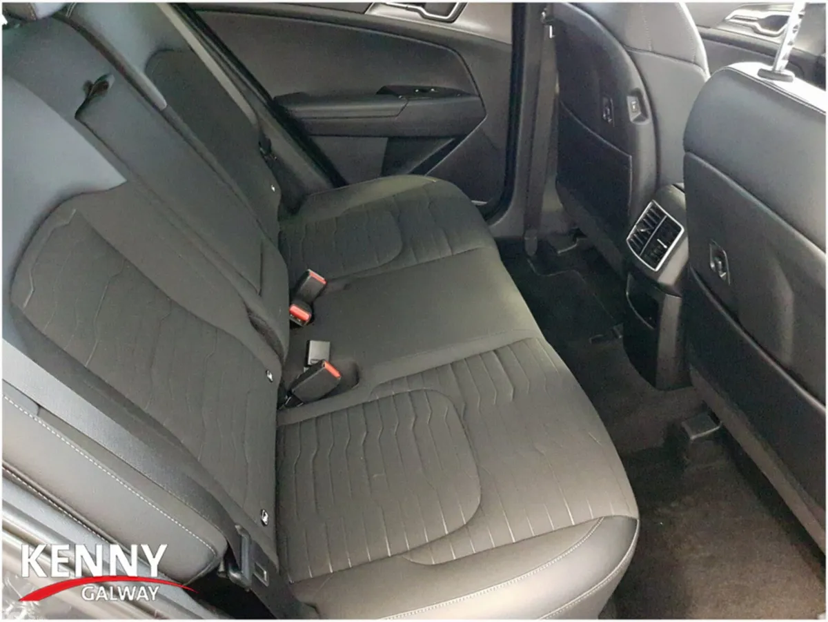 Kia Sportage MPV, Diesel, 2023, Grey