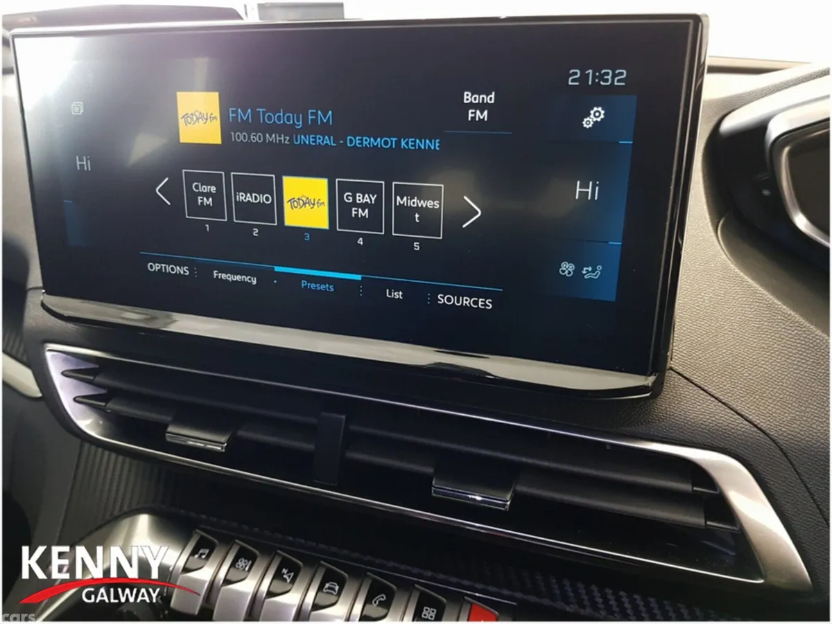Peugeot 5008 MPV, Diesel, 2024, Grey