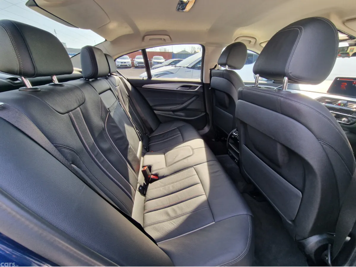 BMW 5-Series Saloon, Petrol Hybrid, 2022, Blue