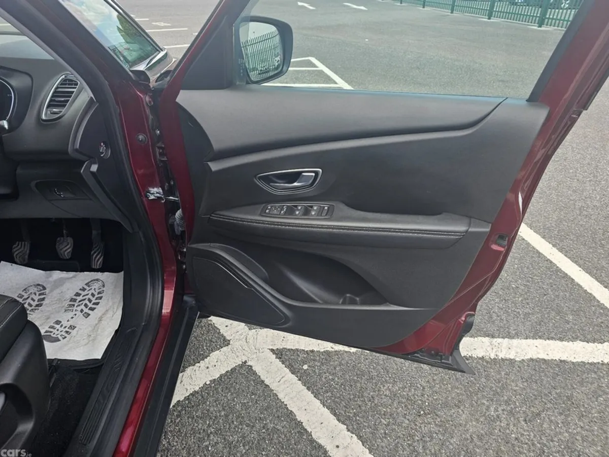 Renault Grand Scenic Hatchback, Diesel, 2020, Red
