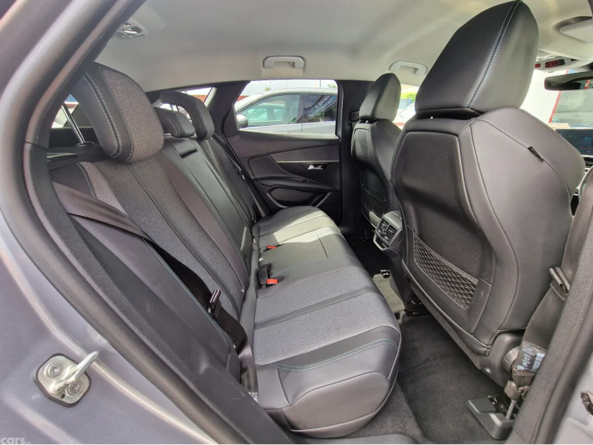 Peugeot 3008 Hatchback, Petrol Plug-in Hybrid, 2022, Grey