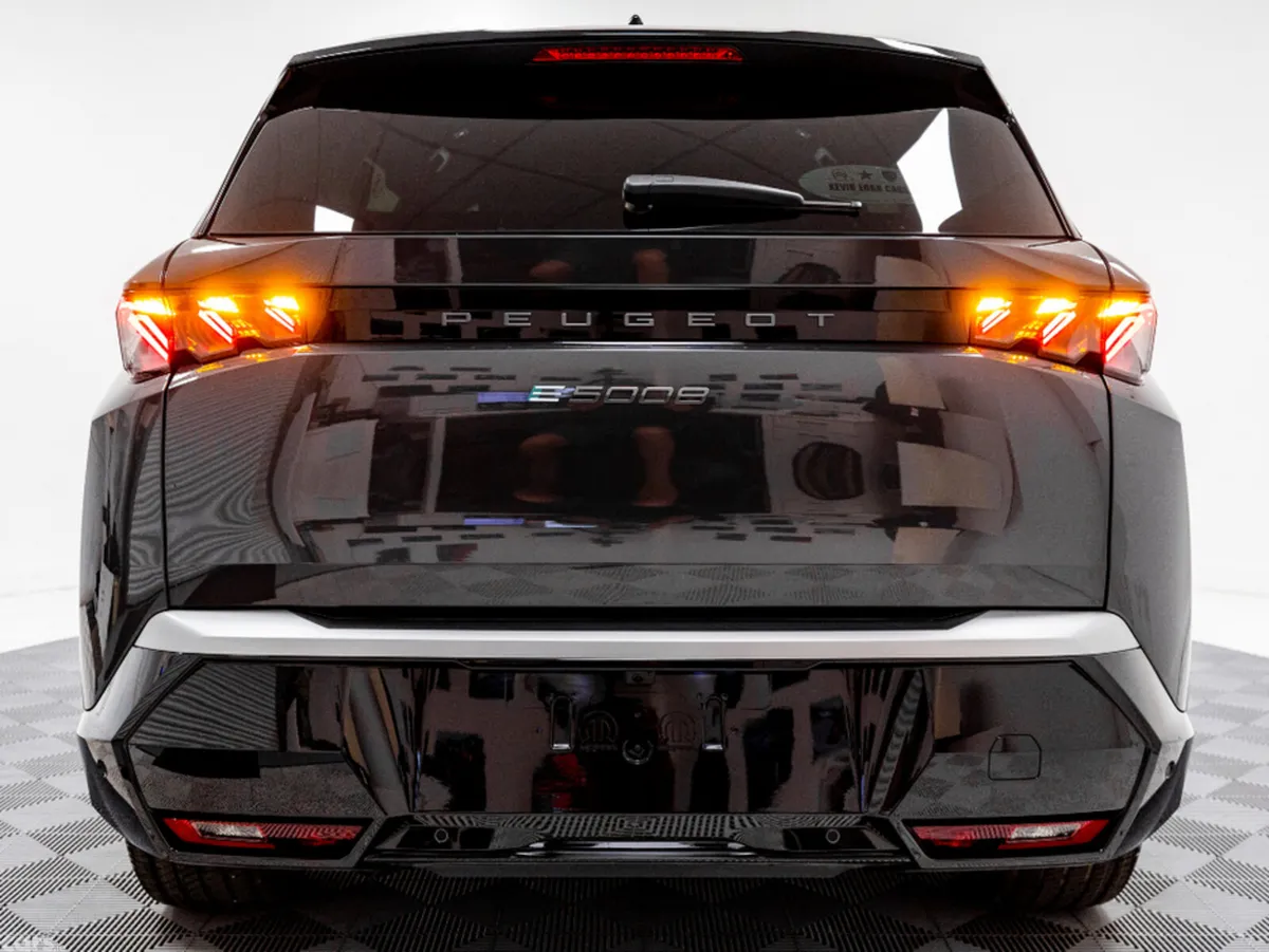 Peugeot 5008 SUV, Electric, 2026, Grey