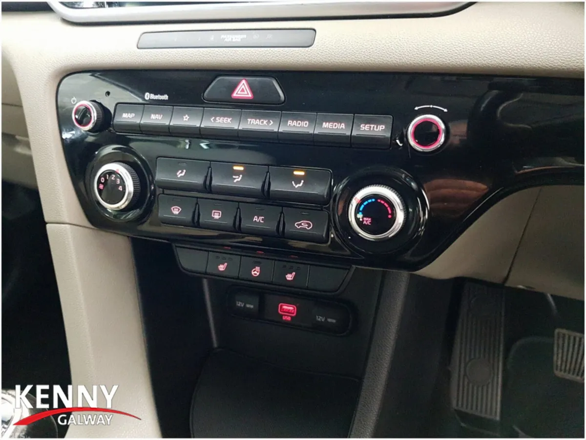 Kia Sportage MPV, Diesel, 2021, Grey