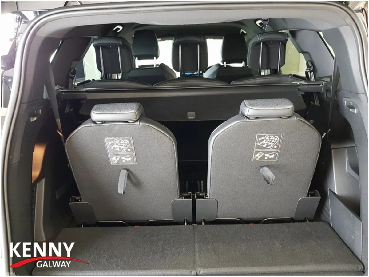 Peugeot 5008 MPV, Diesel, 2024, Black