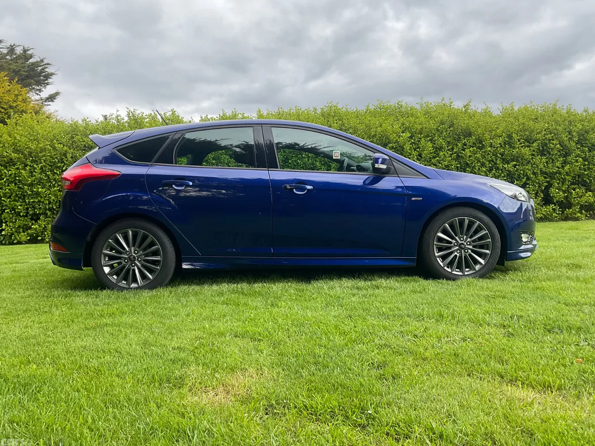 Ford Focus Hatchback, Diesel, 2017, Blue