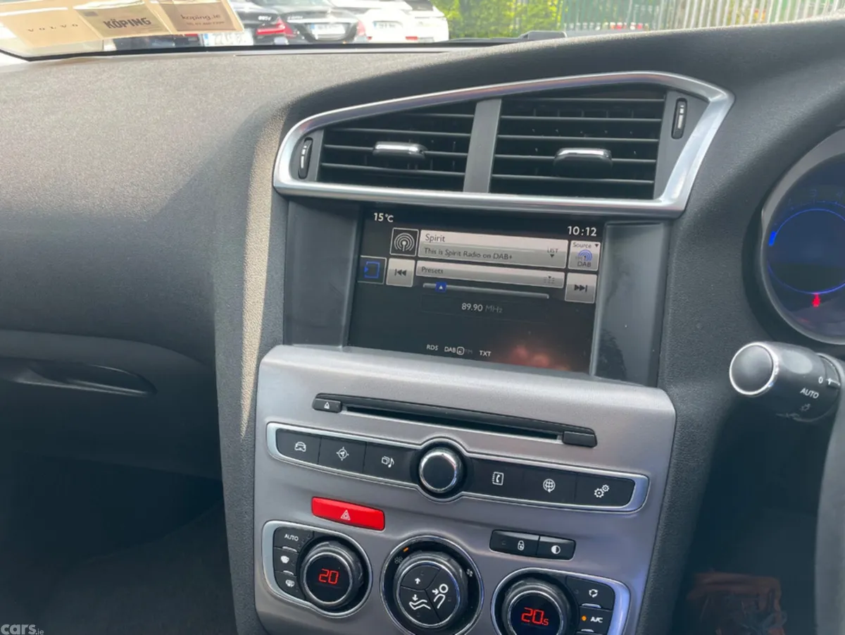 Citroen C4 Hatchback, Petrol, 2017, Black