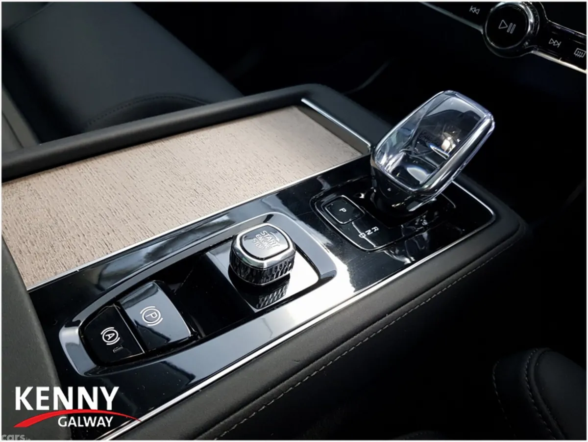 Volvo XC90 Estate, Petrol Hybrid, 2025, Black