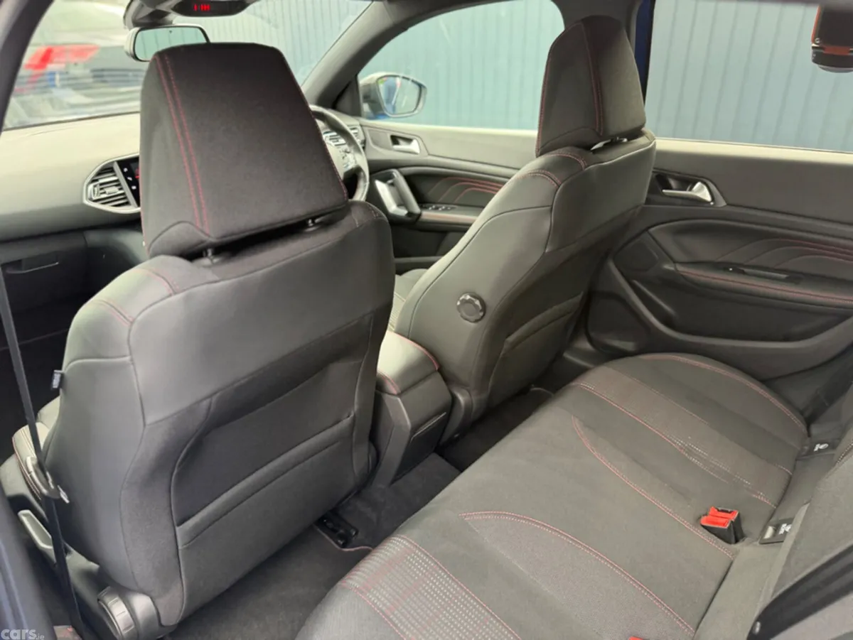 Peugeot 308 Hatchback, Diesel, 2021, Blue