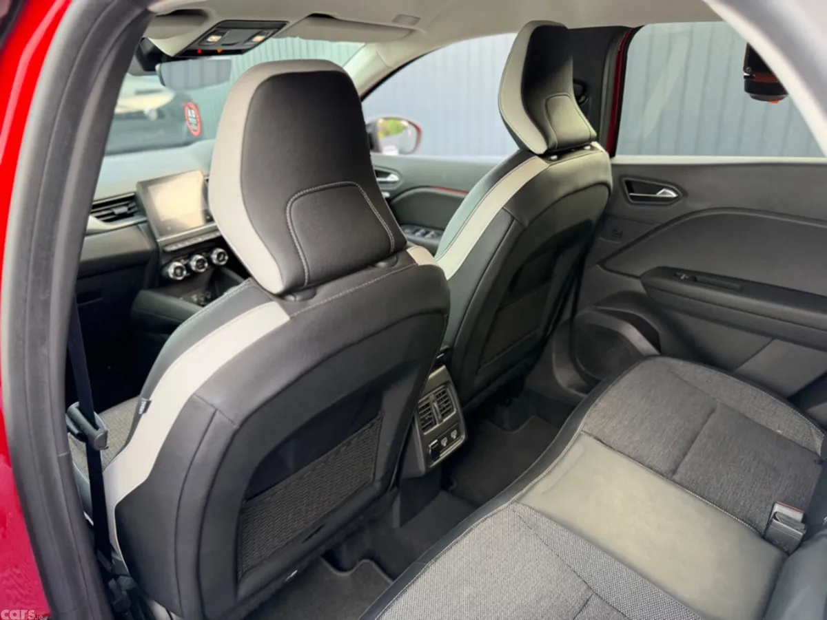 Renault Captur SUV, Petrol, 2021, Red