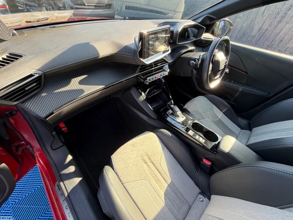 Peugeot 208 Hatchback, Petrol, 2021, Red