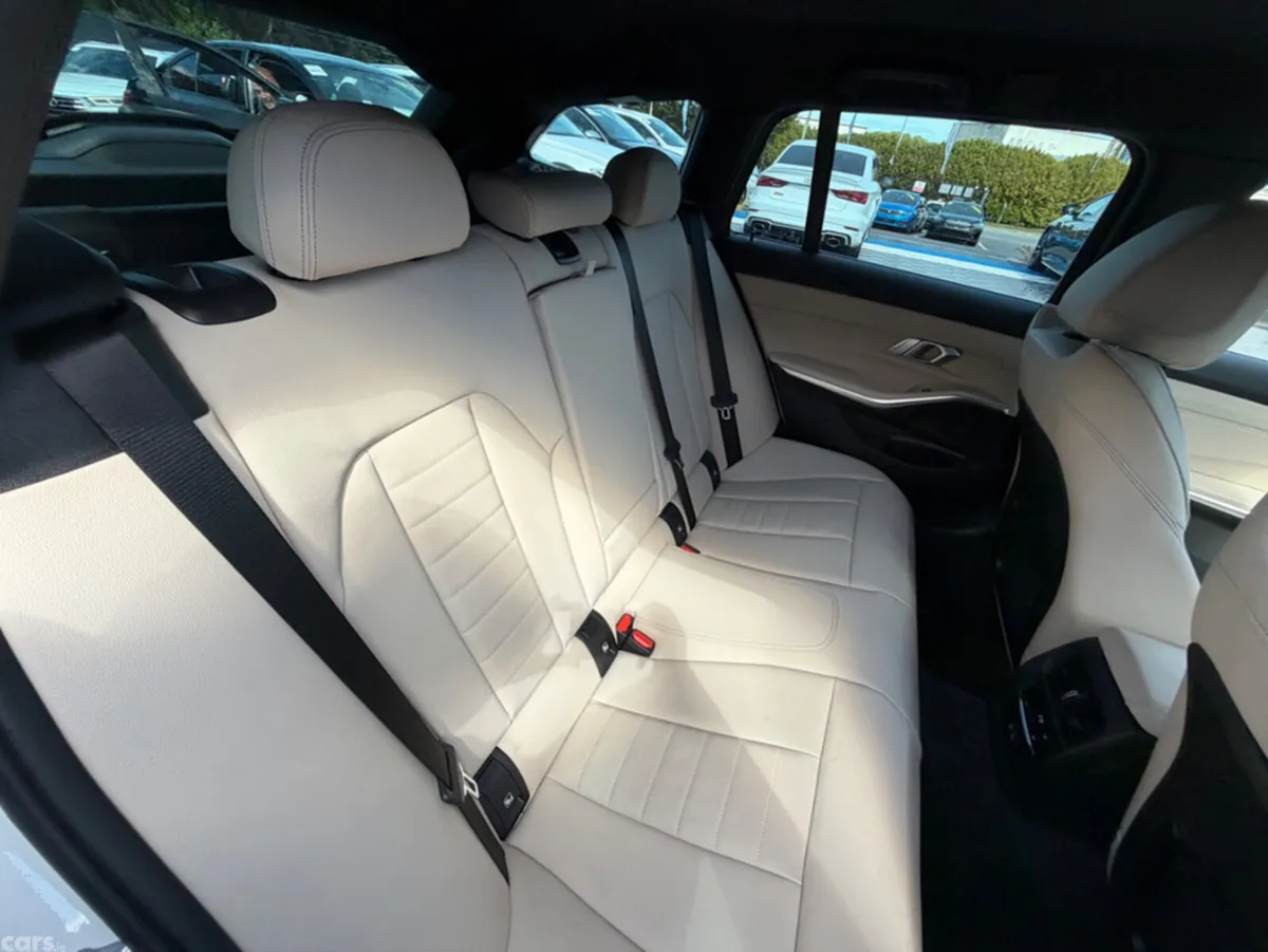 BMW 3-Series Estate, Diesel, 2022, White